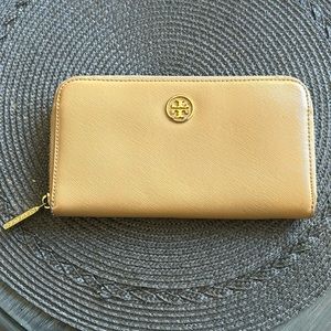 Tory Burch zip wallet